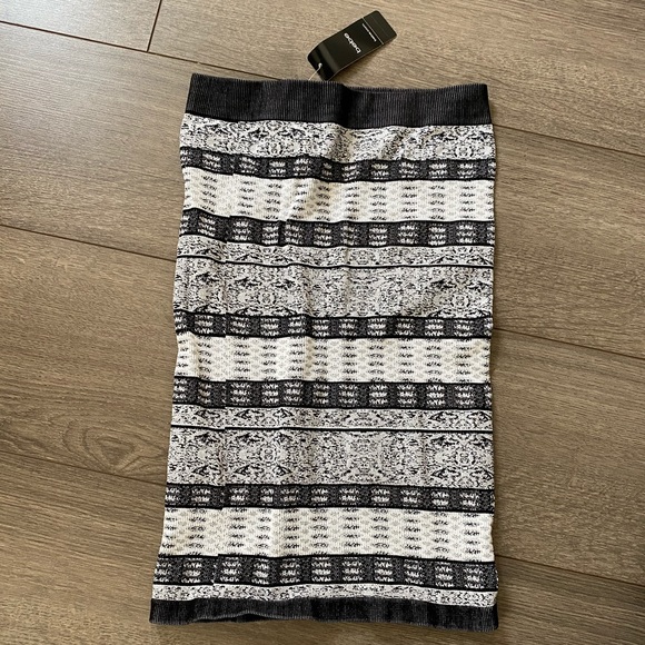 Bebe Multi Jacquard Skirt - Picture 2 of 6